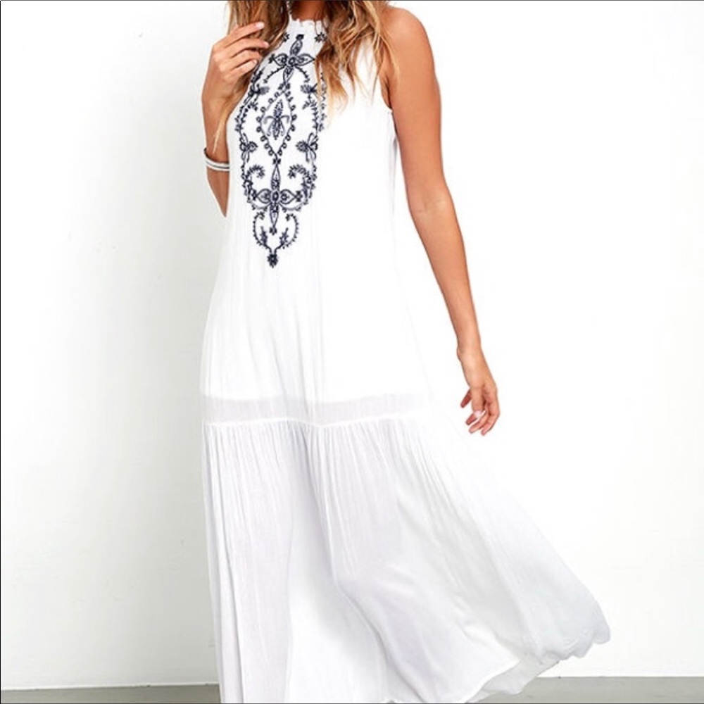 🌸 Lulu’s Embroidery Maxi Dress